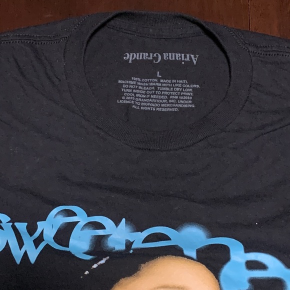 Ariana Grande Sweetener T-Shirt - Picture 3 of 3